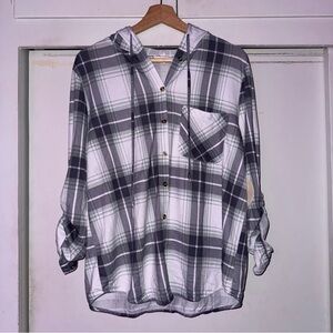Eden & Olivia Gray Plaid Button Down Shirt Women’s Large
